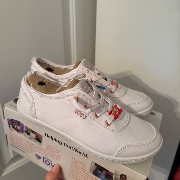 Bob’s Sneakers - Size 6.5 Wide Fit - Picture 3 of 3